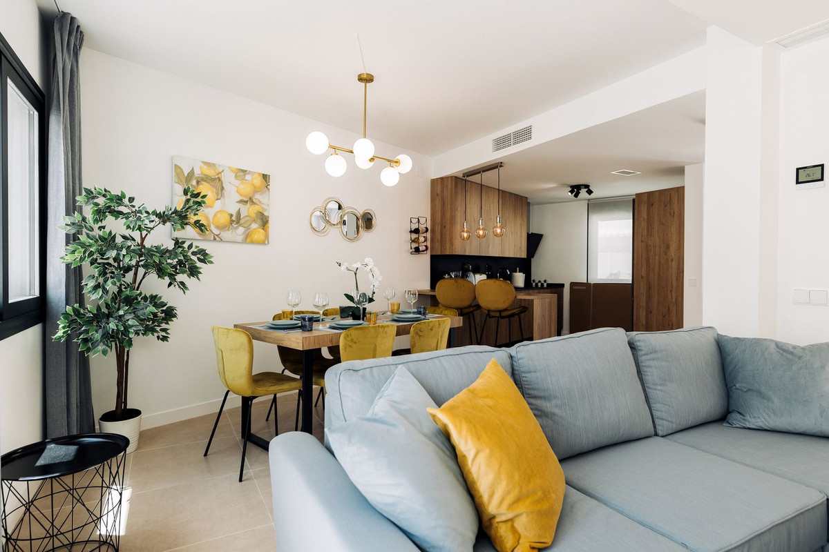 3 Bedroom Townhouse in Estepona - Photo 12