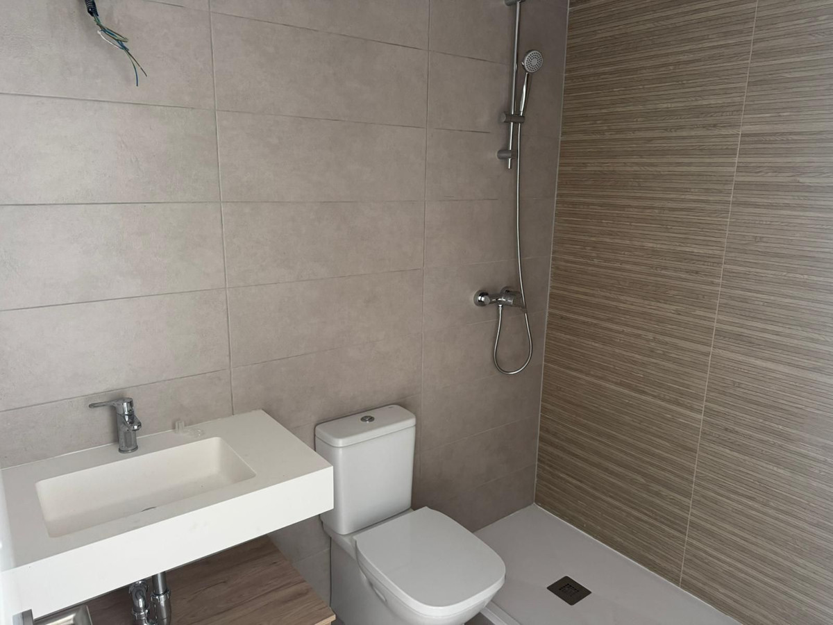 2 Bedroom Penthouse in Estepona - Photo 14