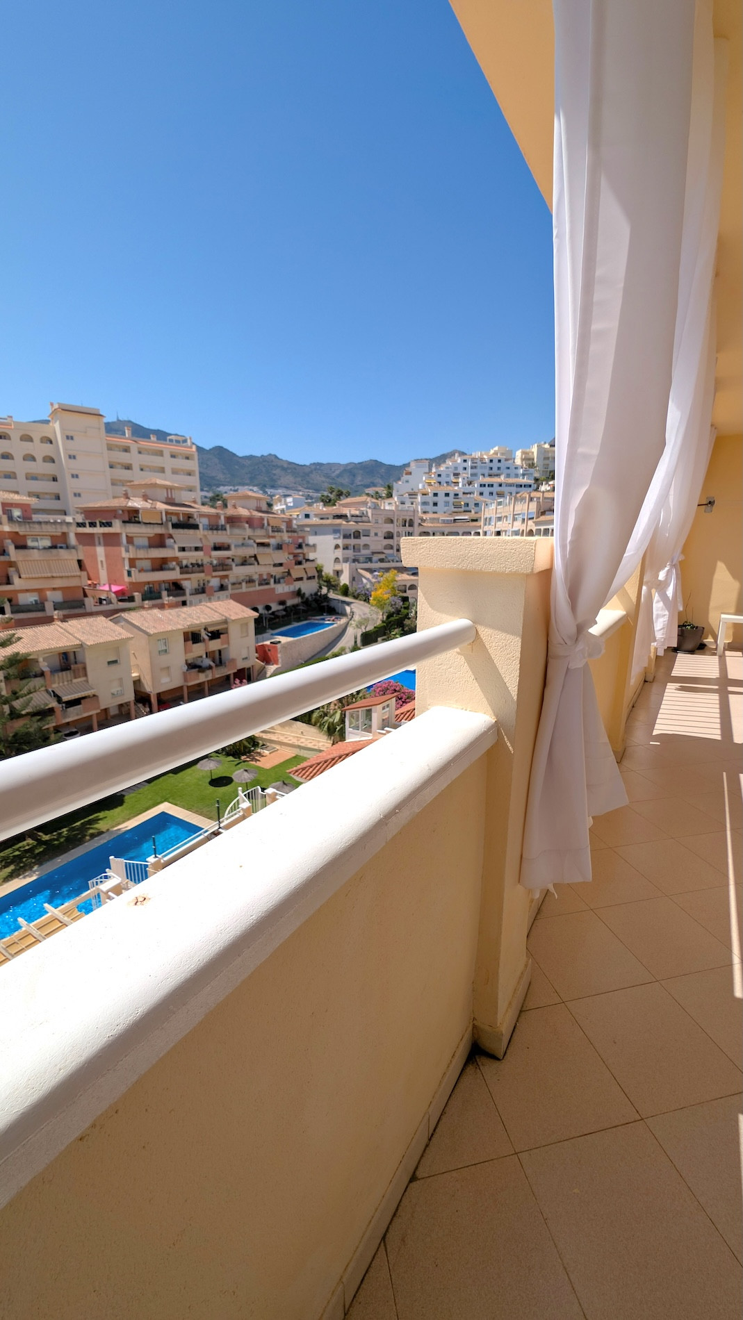 2 Bedroom Apartment in Benalmádena - Photo 5