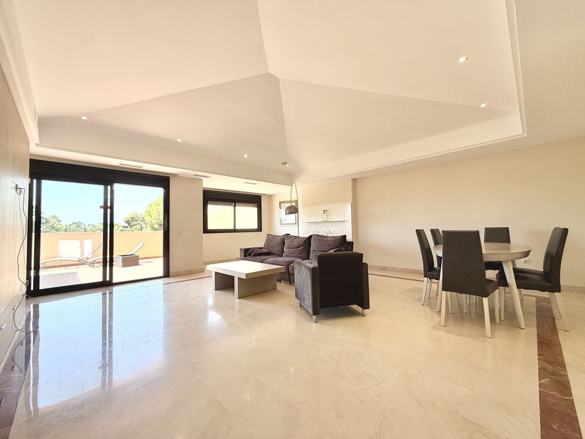 2 Bedroom Apartment in Marbella - Photo 13