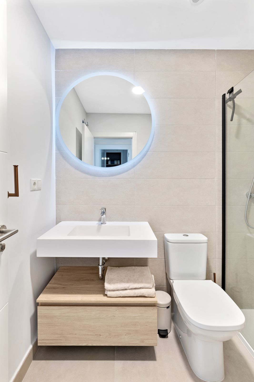 2 Bedroom Penthouse in Estepona - Photo 24