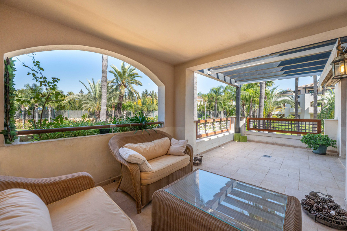 2 Bedroom Apartment in Marbella - Photo 8