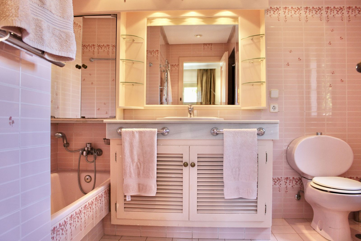 6 Bedroom Villa in Marbella - Foto 16