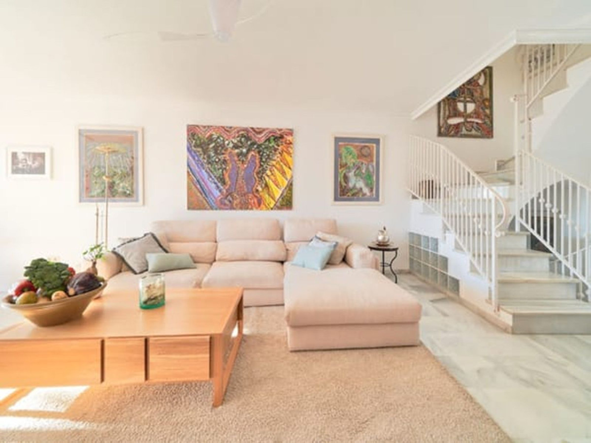 3 Bedroom Townhouse in Marbella - Photo 3