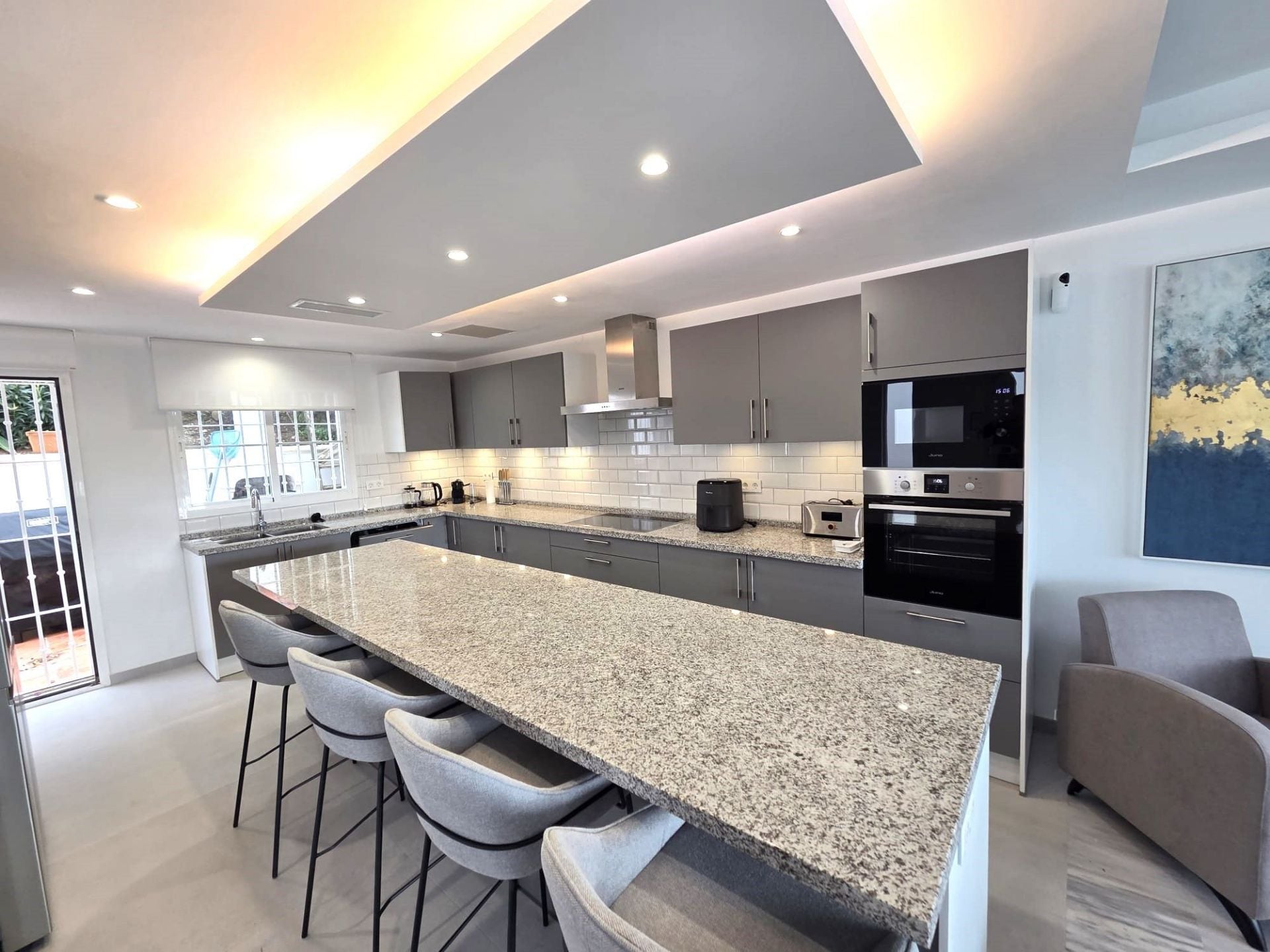 4 Bedroom Villa in Marbella - Photo 4