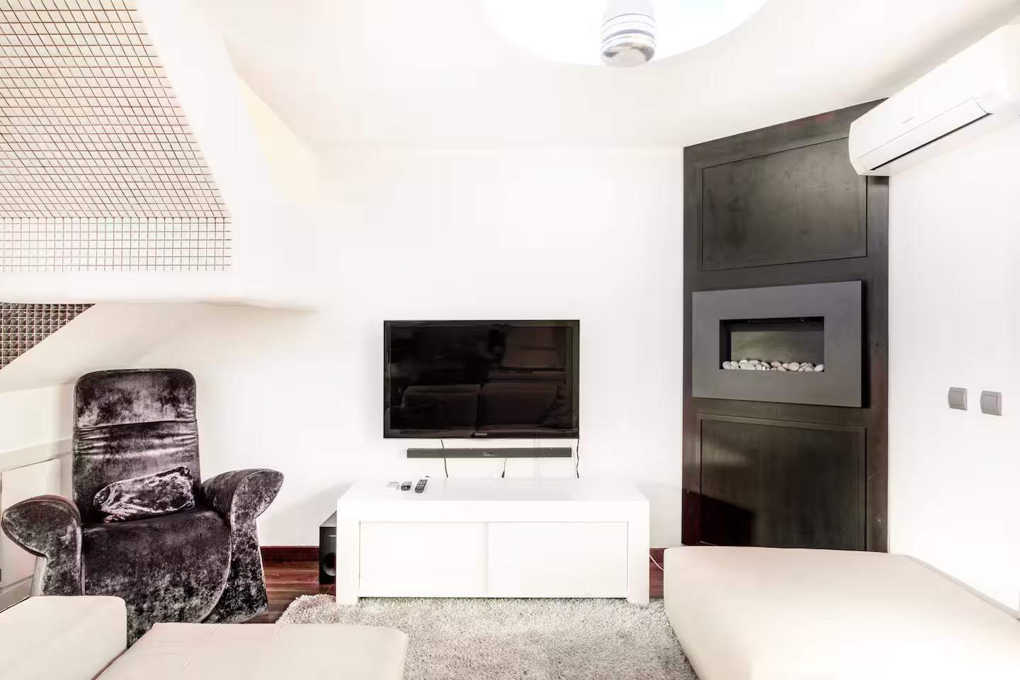 5 Bedroom Villa in Marbella - Photo 10