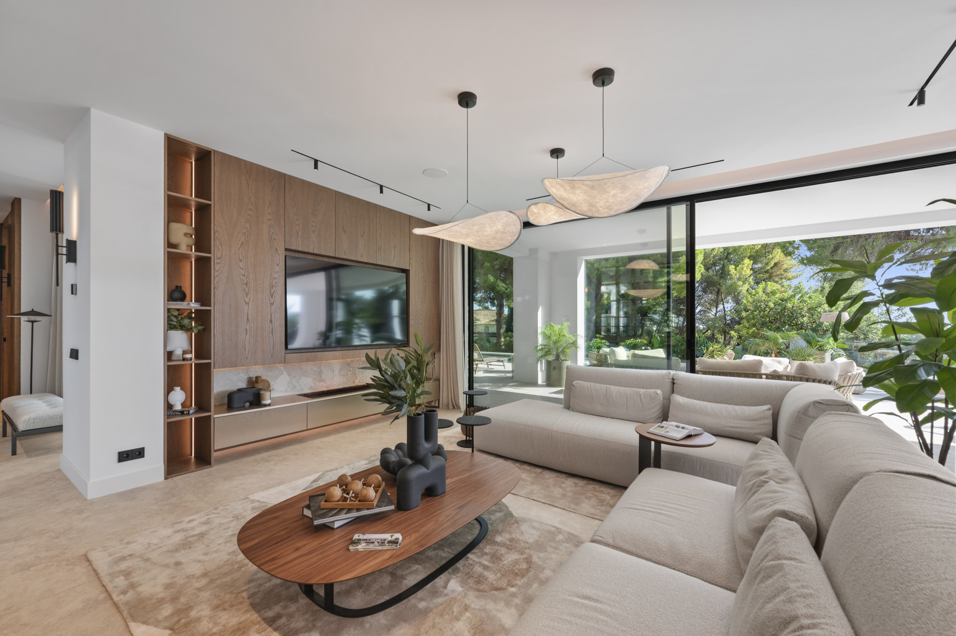6 Bedroom Villa in Marbella - Photo 9