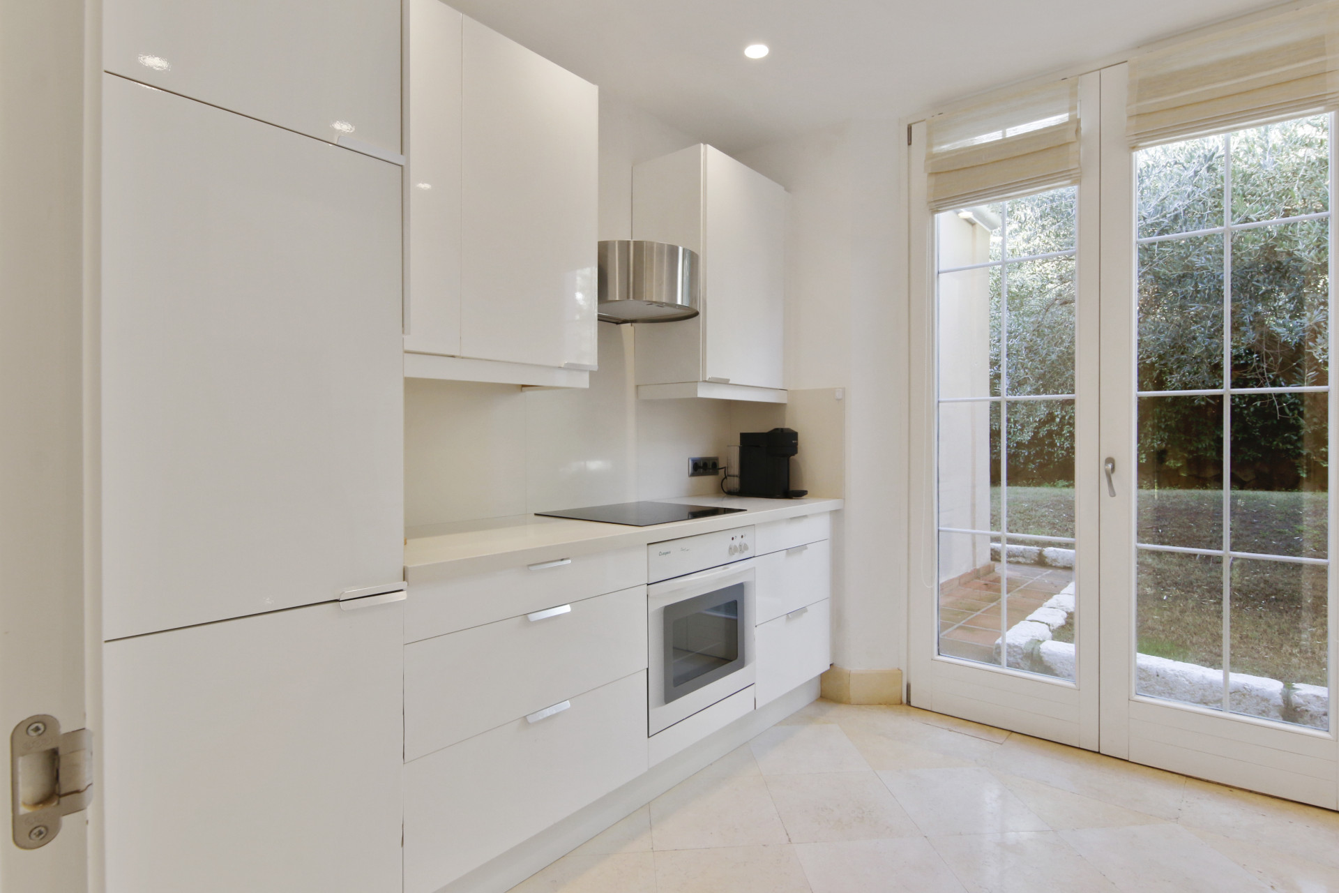 4 Bedroom Villa in Marbella - Photo 12