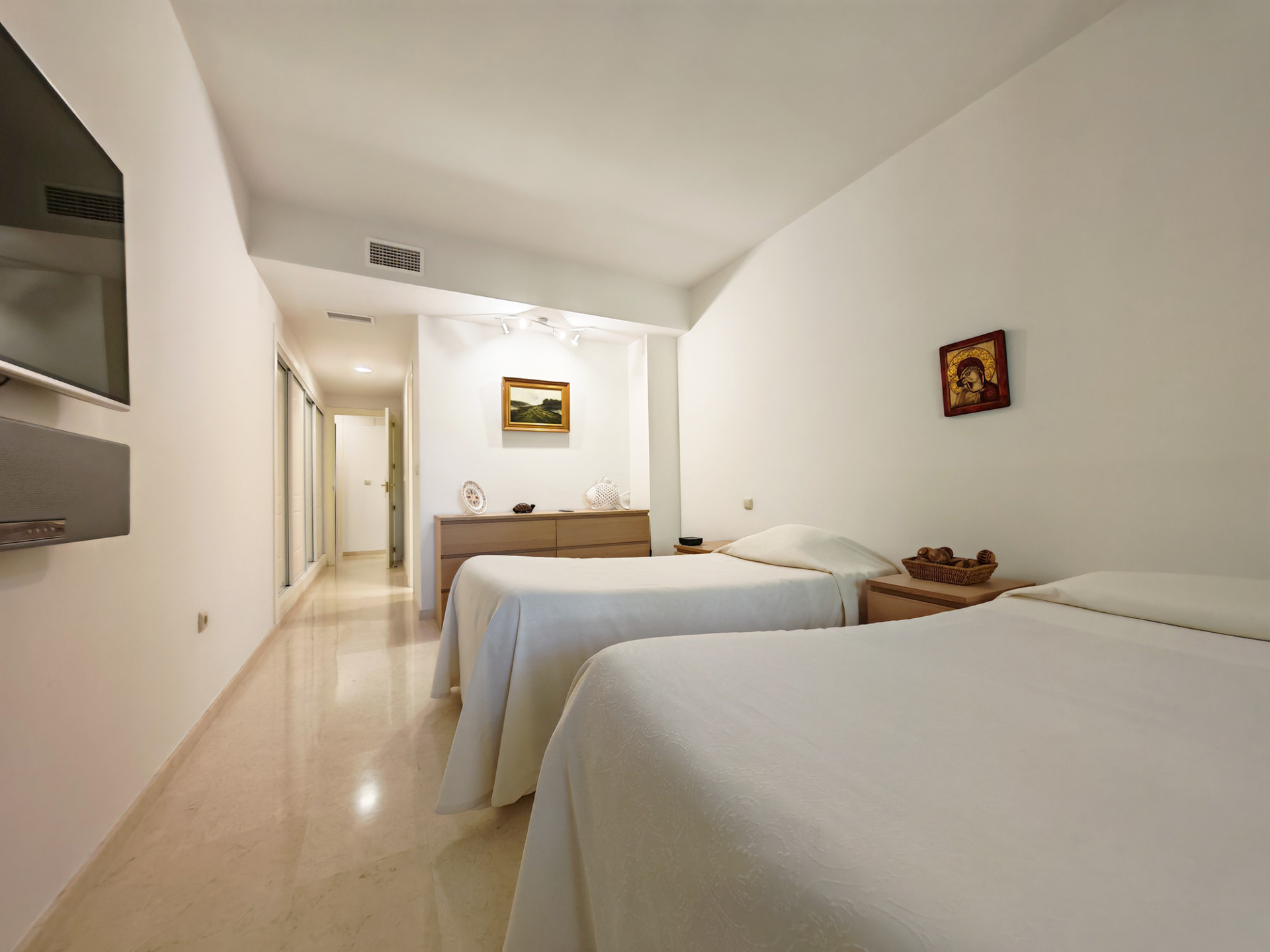 2 Bedroom Apartment in Marbella - Photo 9
