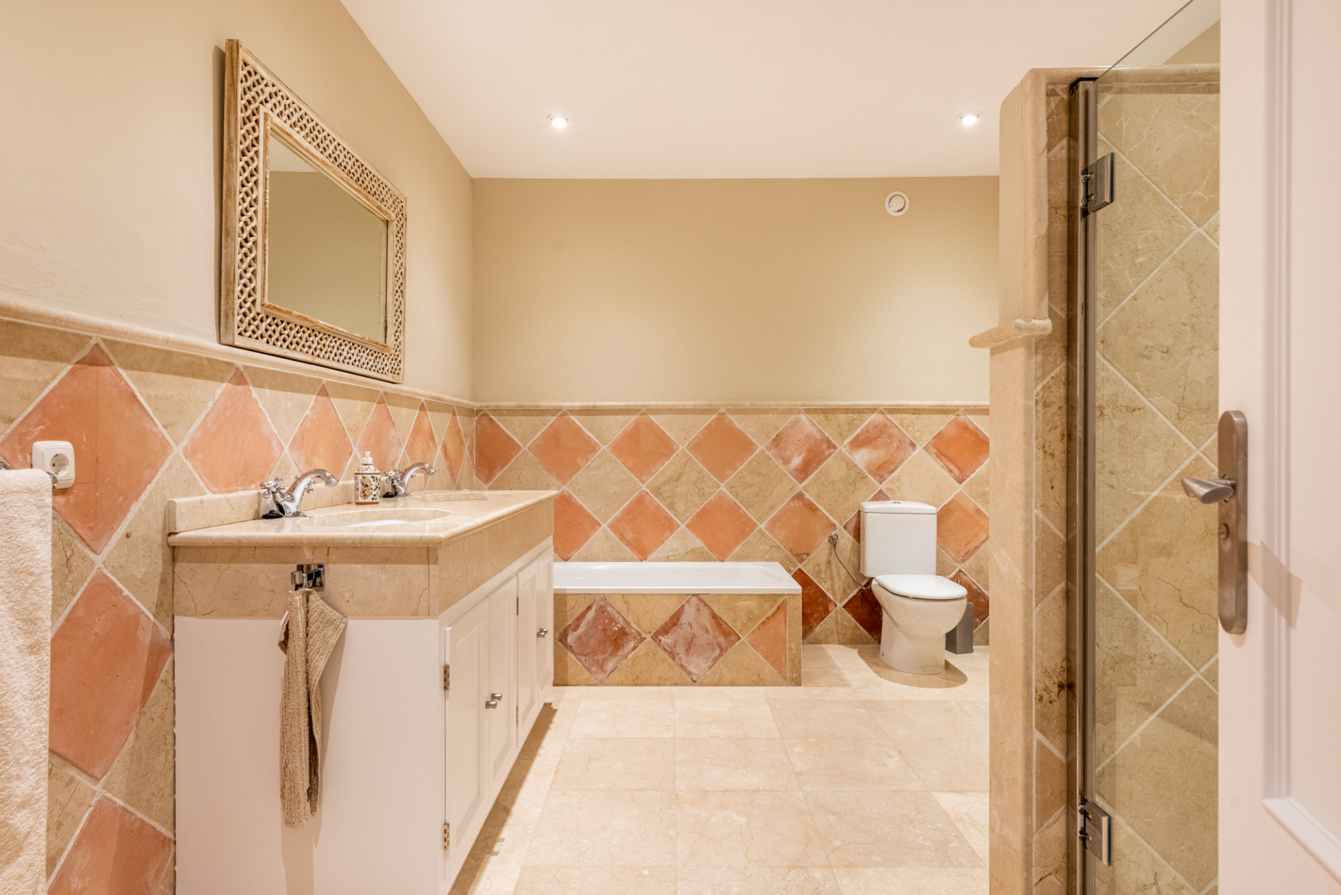 5 Bedroom Villa in Benahavís - Foto 25