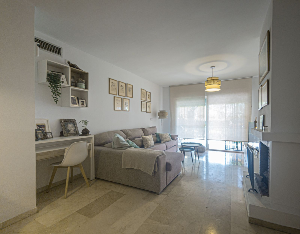 2 Bedroom Apartment in San Pedro de Alcántara - Photo 12