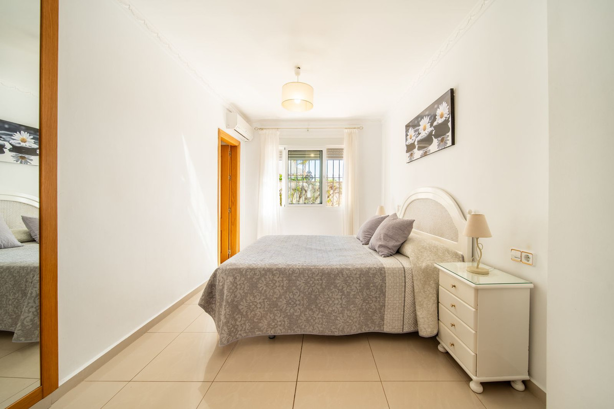4 Bedroom Villa in Fuengirola - Photo 14