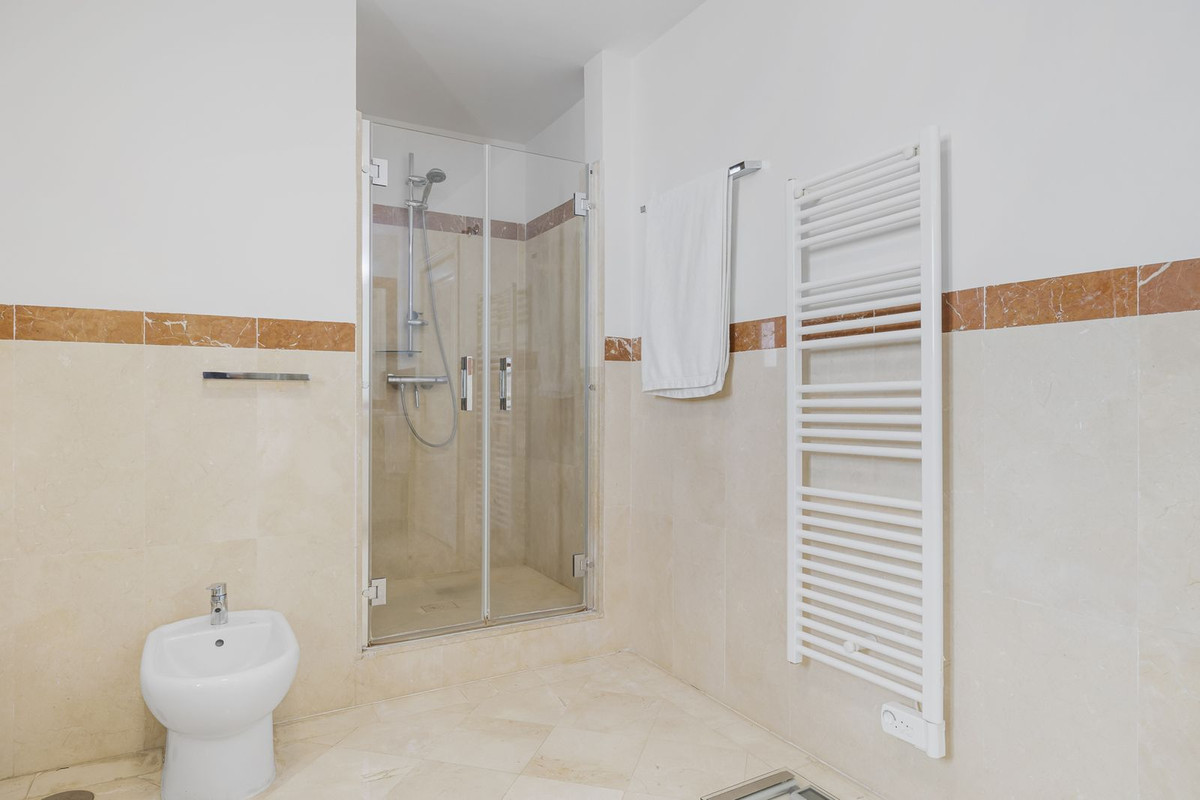 5 Bedroom Townhouse in Benahavís - Foto 25