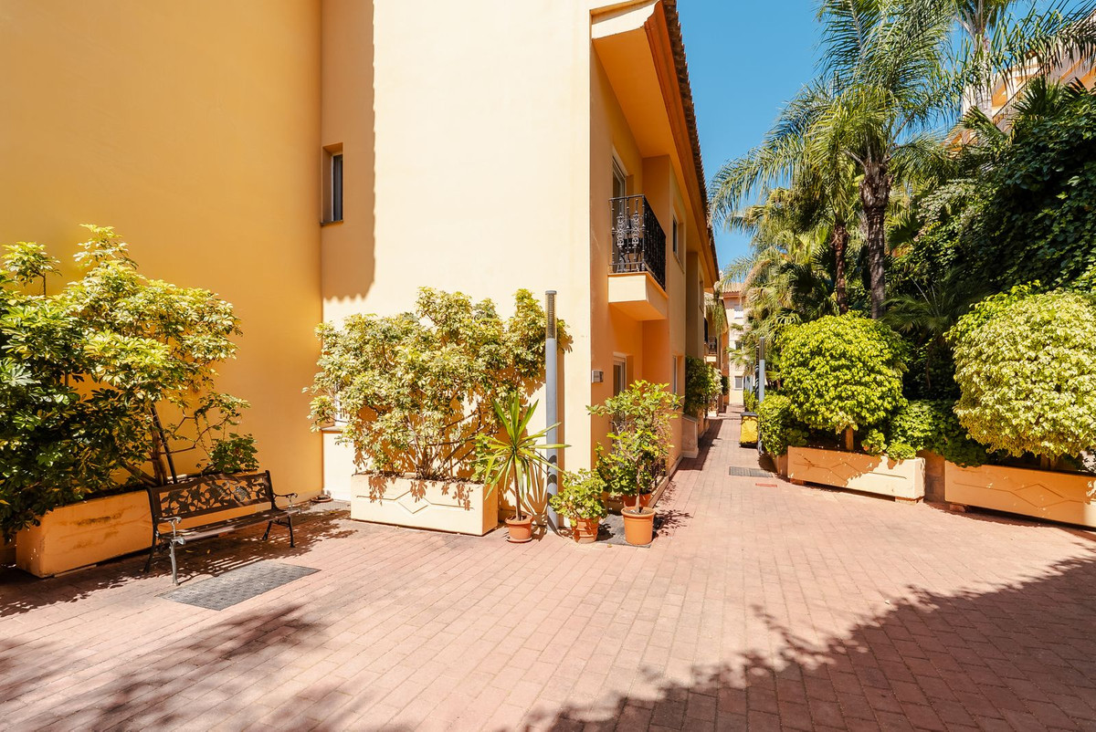 2 Bedroom Apartment in Marbella - Foto 16