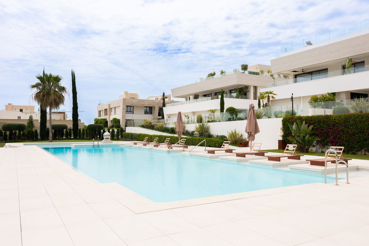 4 Bedroom Apartment in Marbella - Photo 8