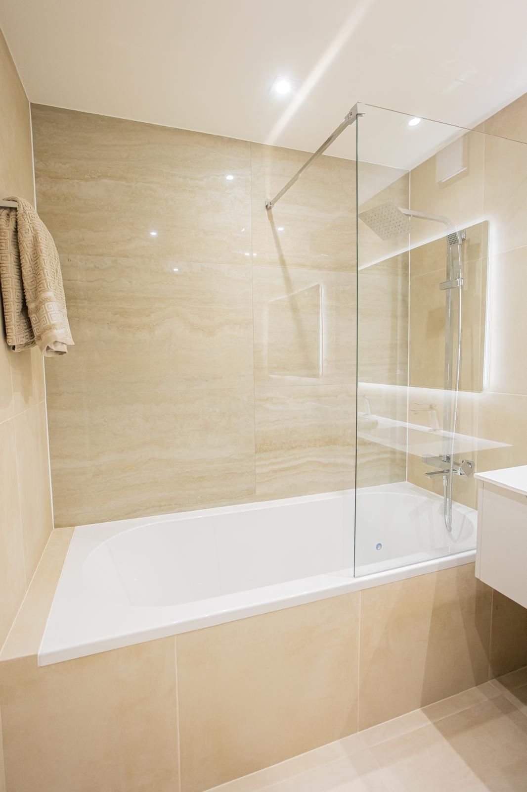 3 Bedroom Apartment in Marbella - Photo 14