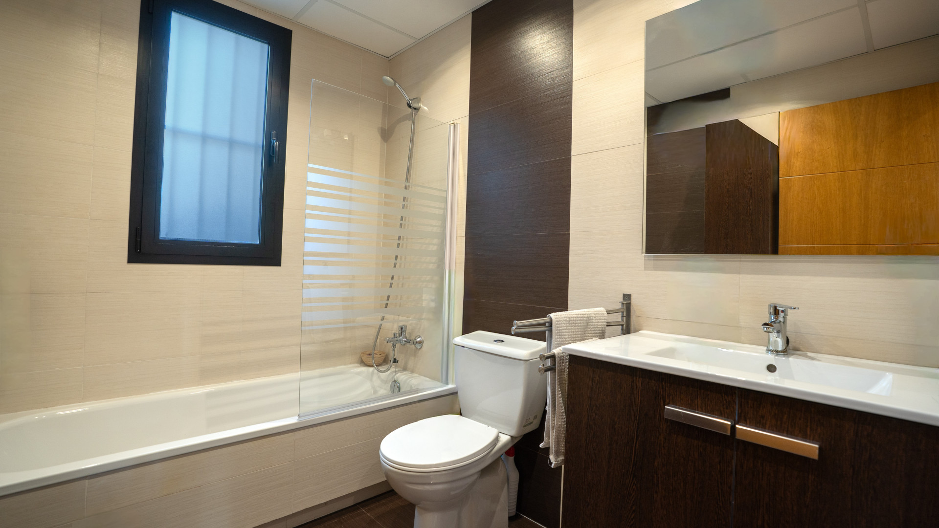 3 Bedroom Apartment in Estepona - Photo 9