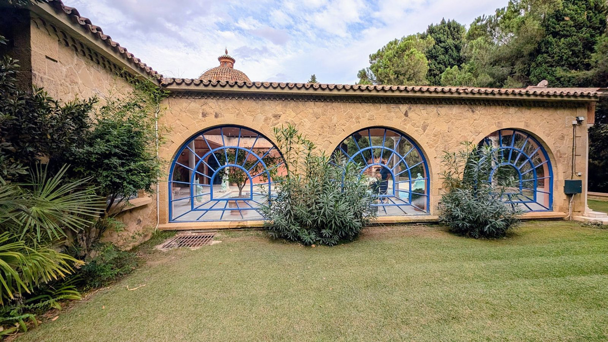 16 Bedroom Villa in Sotogrande - Photo 59