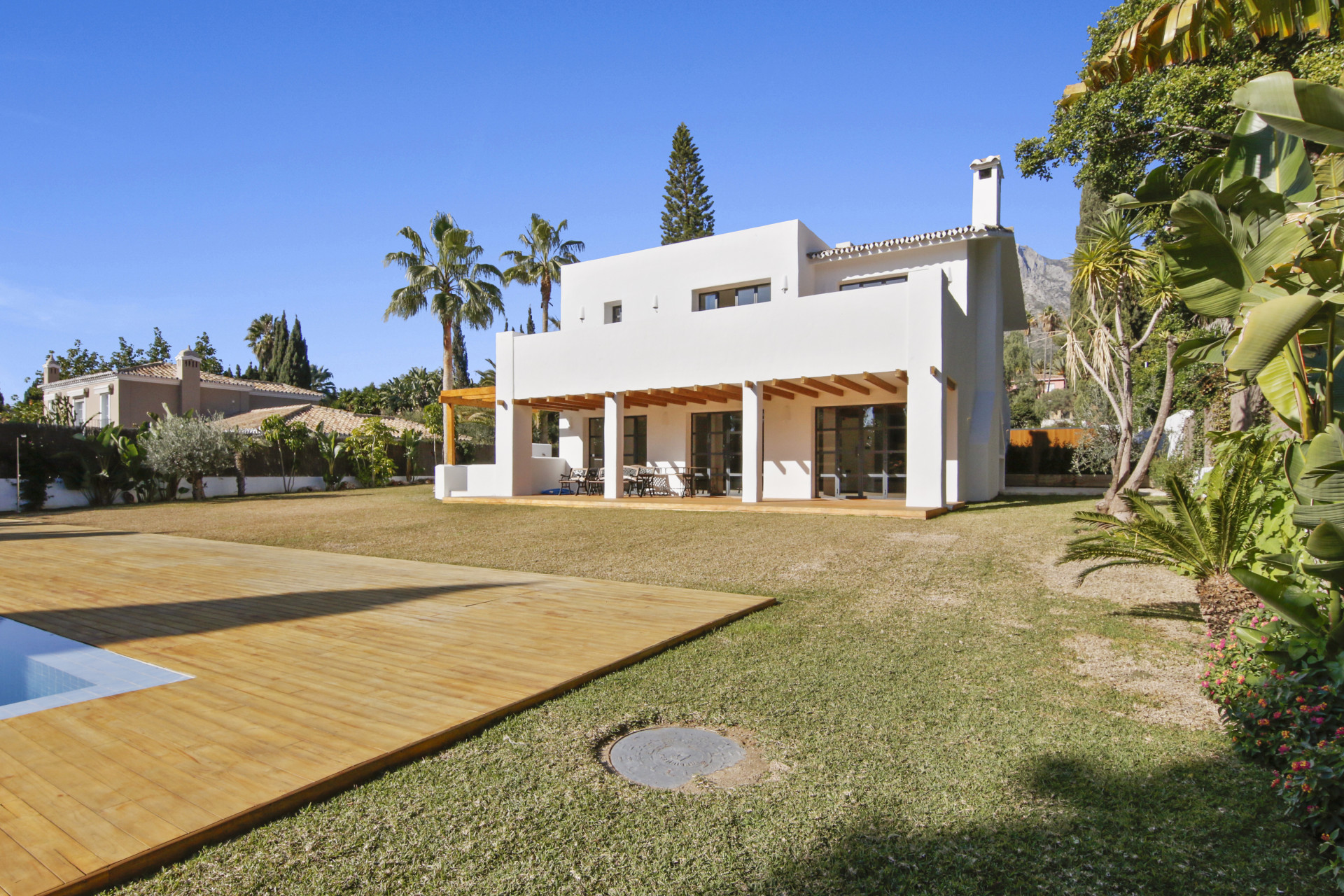 5 Bedroom Villa in Marbella - Photo 4