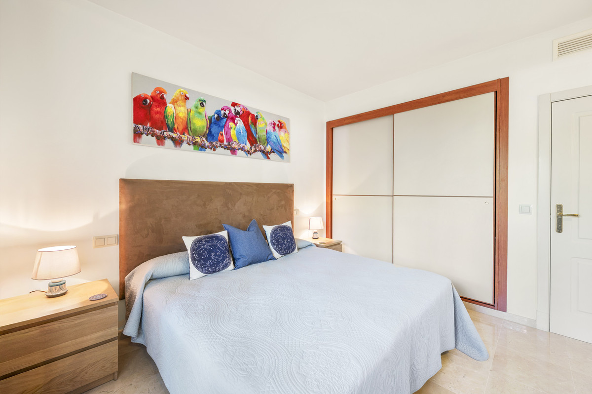3 Bedroom Apartment in Benahavís - Photo 25