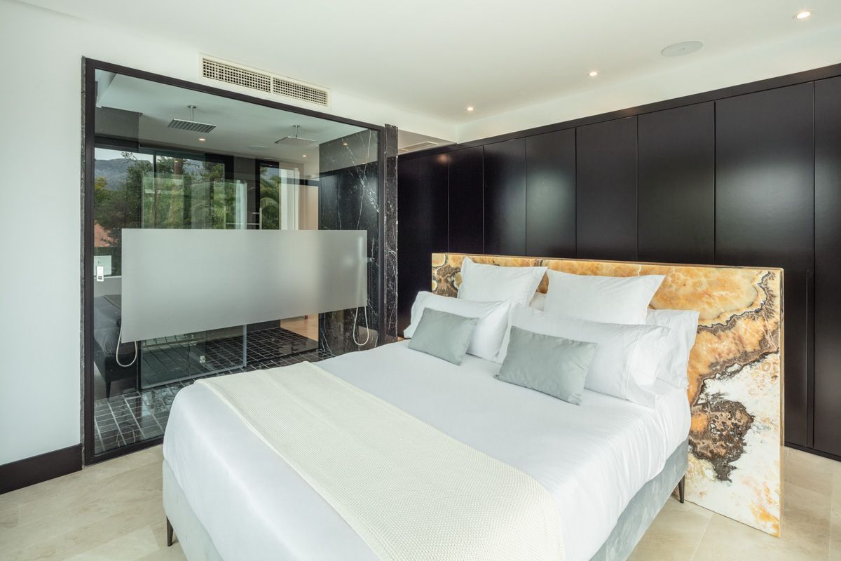 5 Bedroom Villa in Marbella - Photo 26