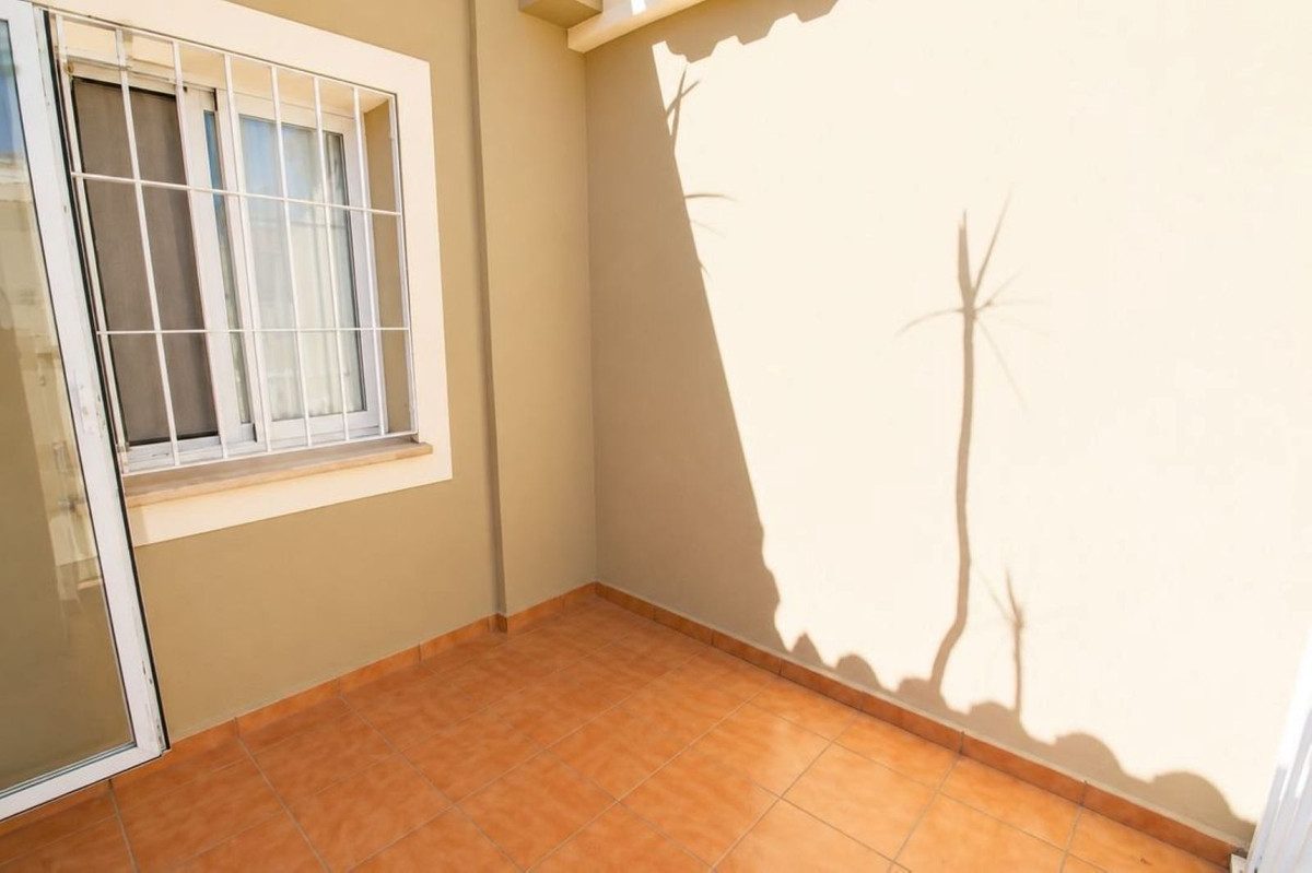 4 Bedroom Townhouse in Málaga - Photo 13