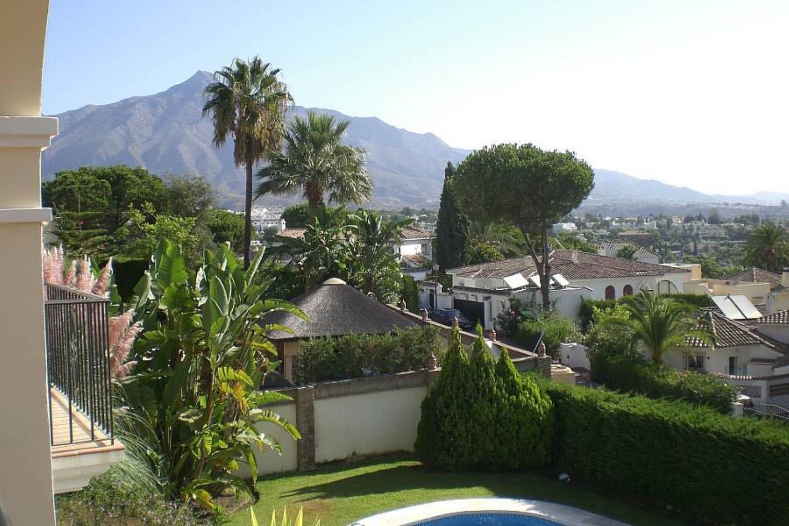6 Bedroom Villa in Marbella - Photo 8