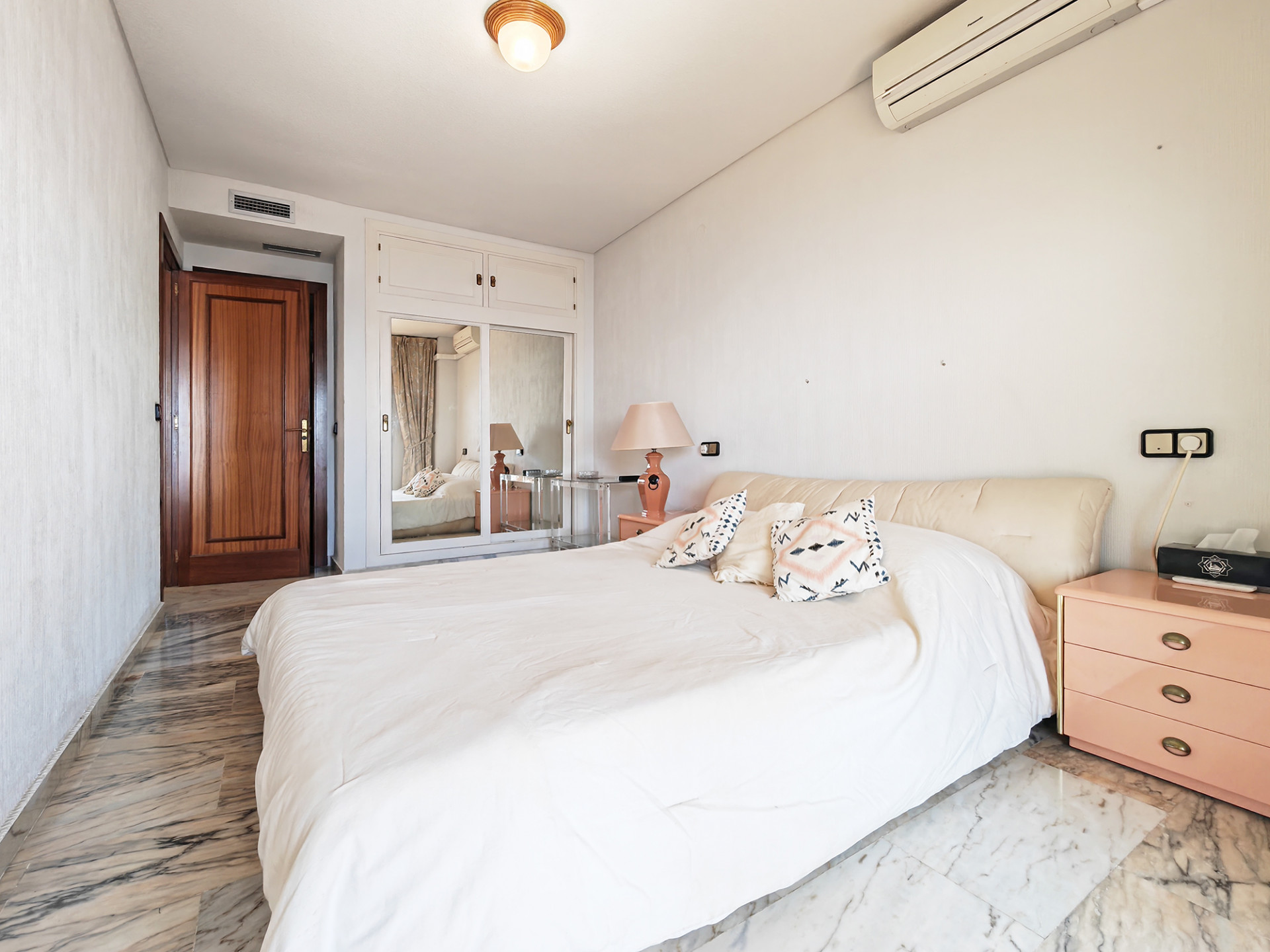 5 Bedroom Apartment in Fuengirola - Photo 15