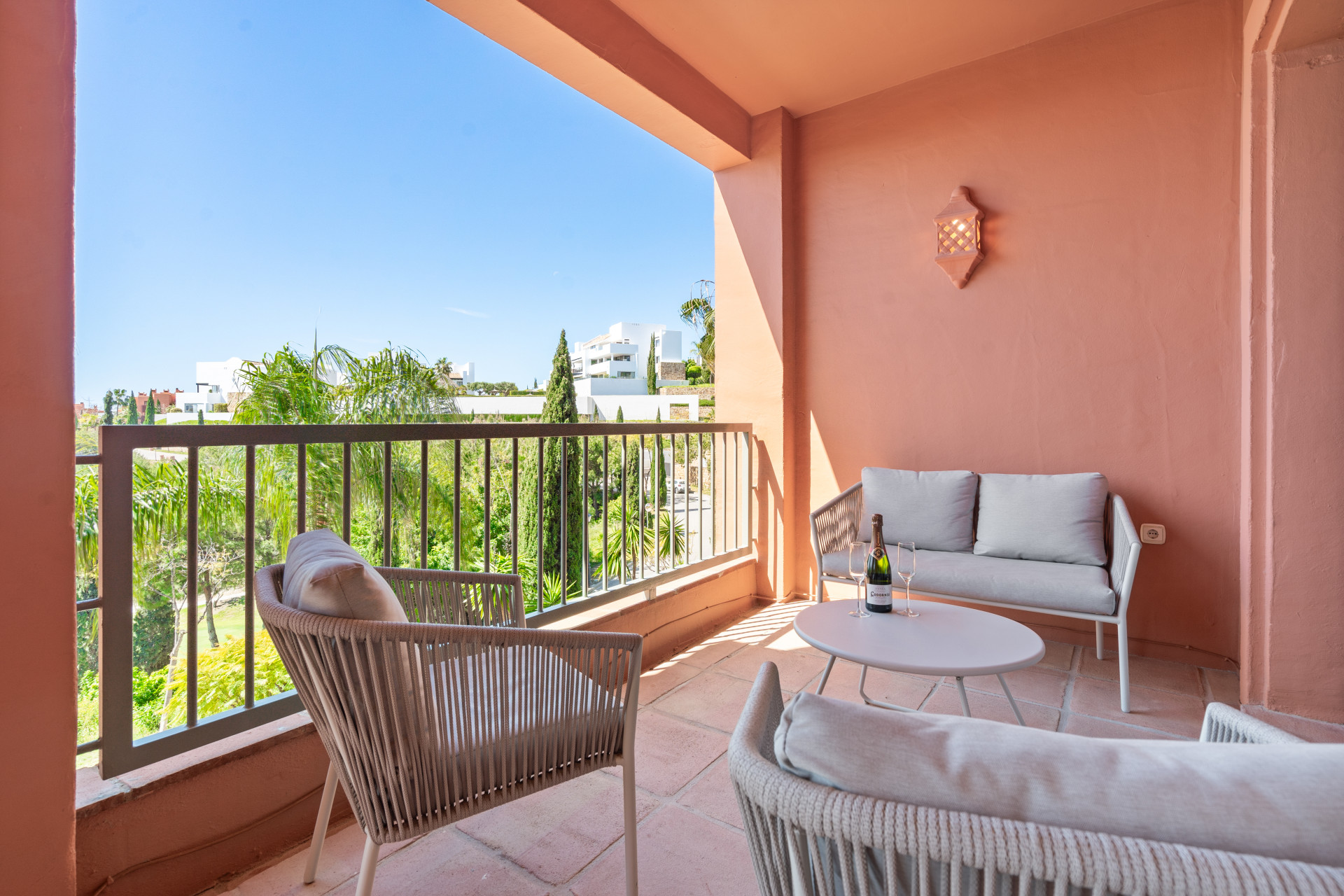 2 Bedroom Apartment in Benahavís - Фото 8