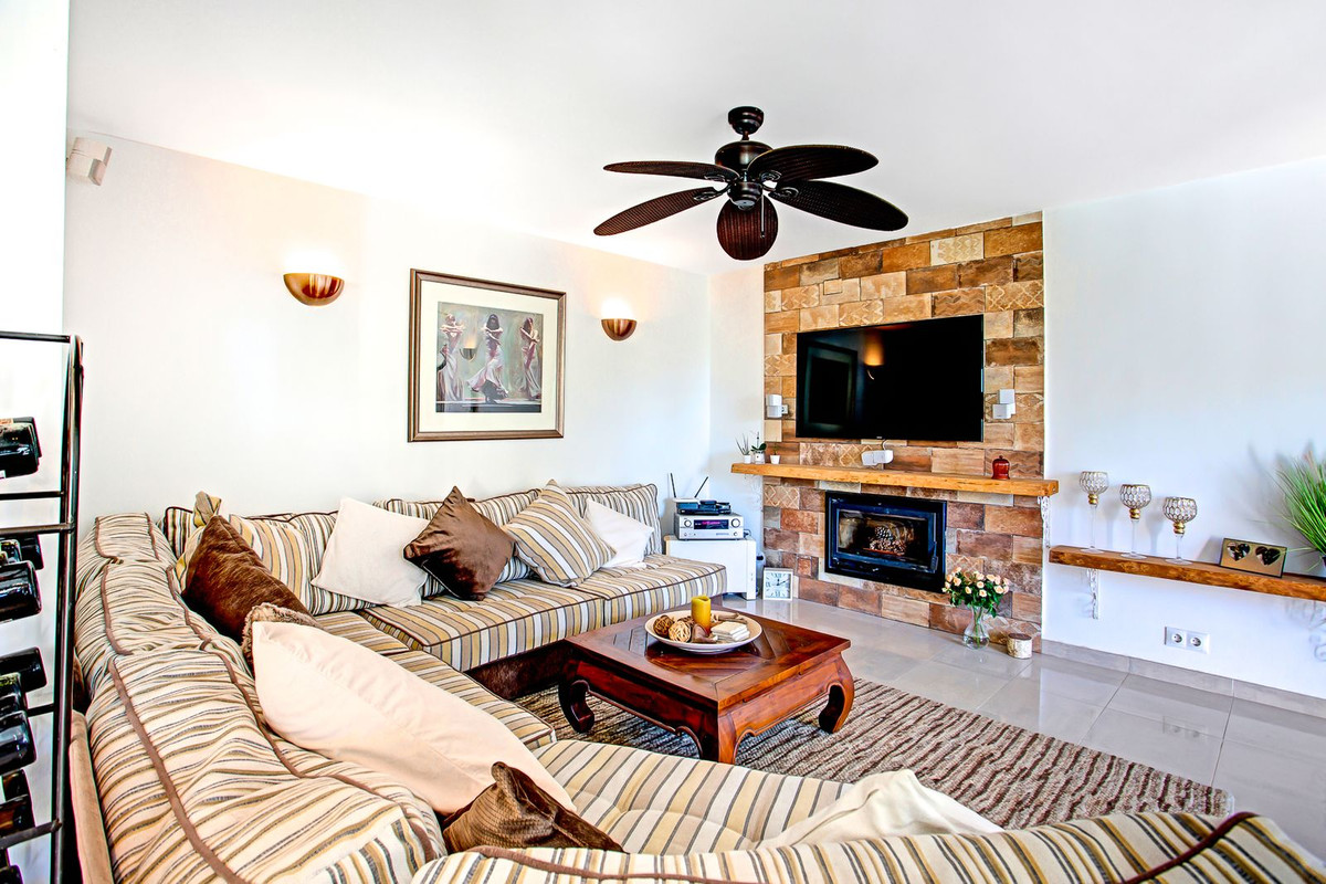 6 Bedroom Villa in Marbella - Photo 47