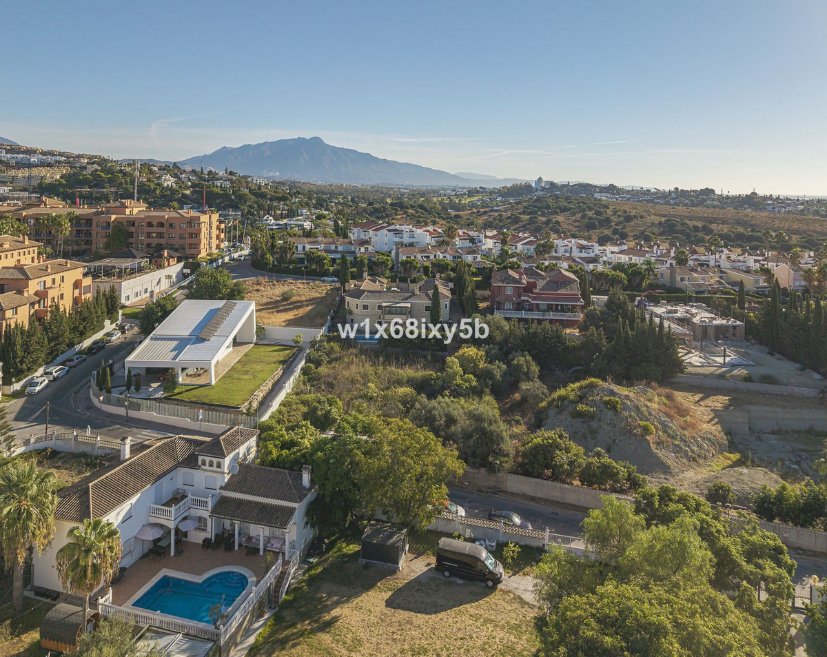 1,213 m² Plot in Estepona - Photo 3