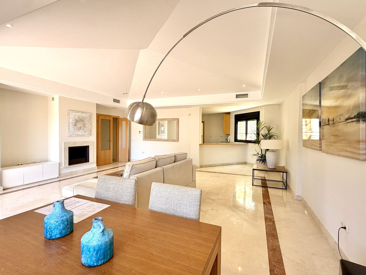 2 Bedroom Apartment in Marbella - Photo 9