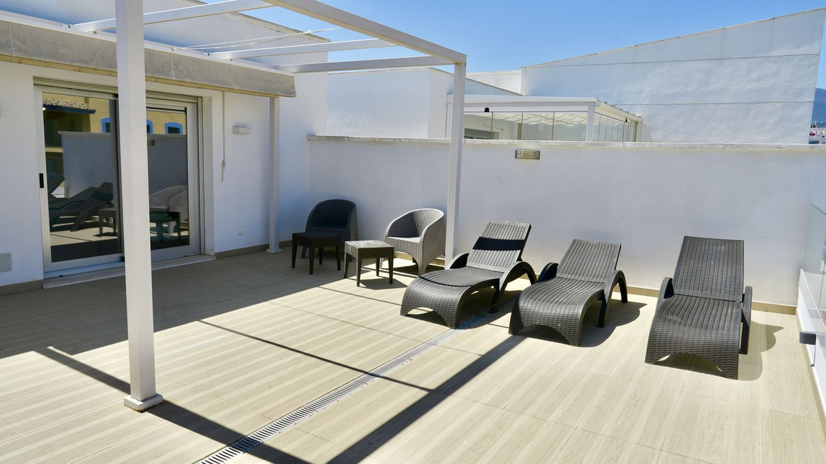 3 Bedroom Penthouse in San Pedro de Alcántara - Photo 10