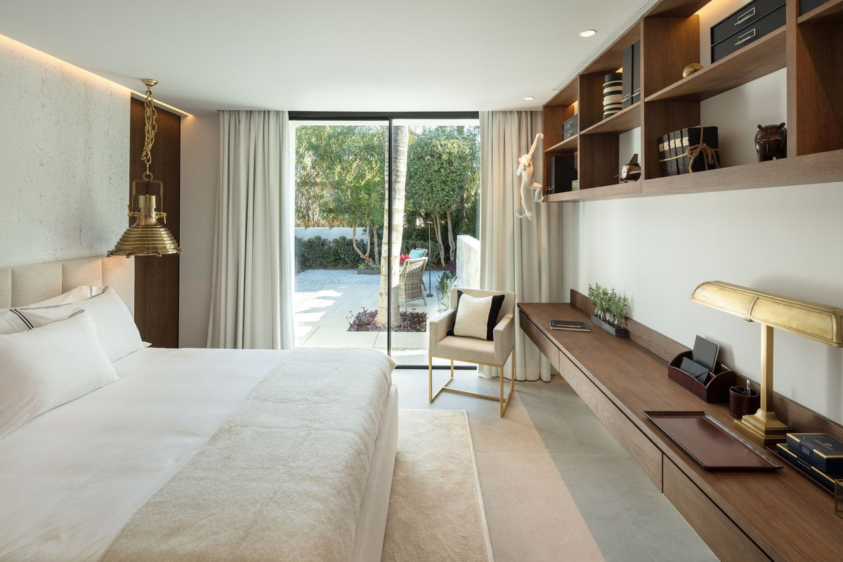 5 Bedroom Villa in Marbella - Photo 18