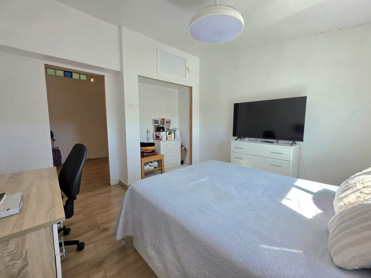 3 Bedroom Townhouse in Estepona - Photo 12