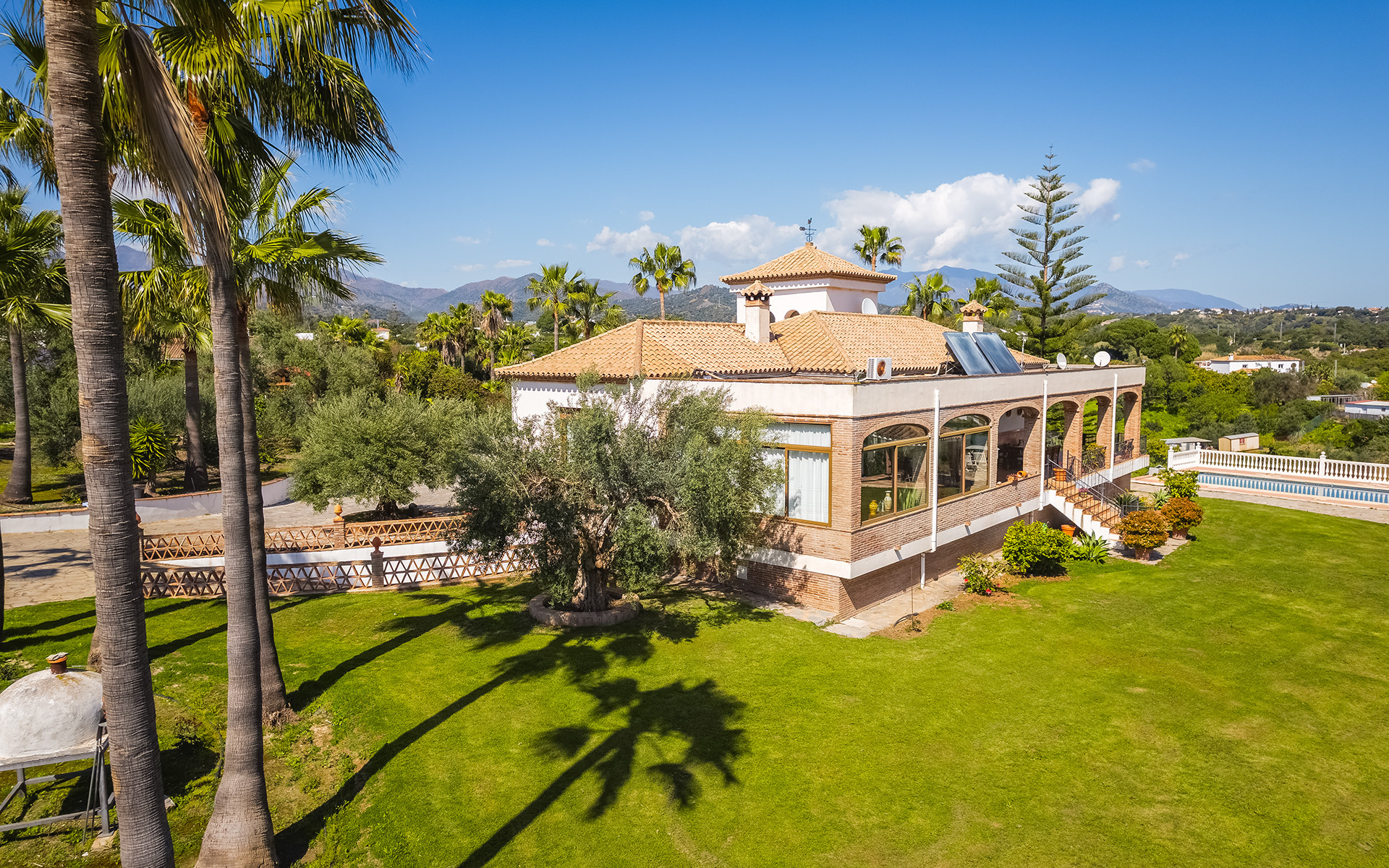 4 Bedroom Country house in Estepona - Photo 23