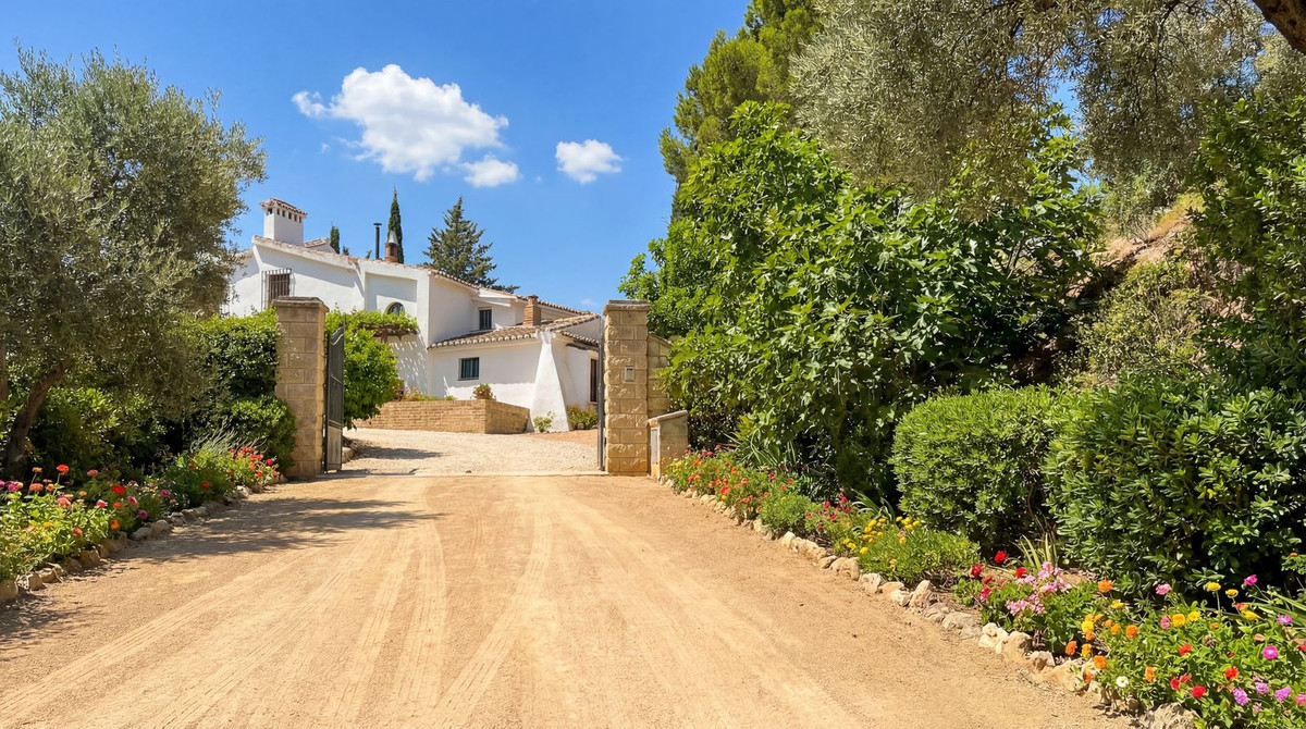 6 Bedroom Country house in Villanueva del Rosario - Photo 23