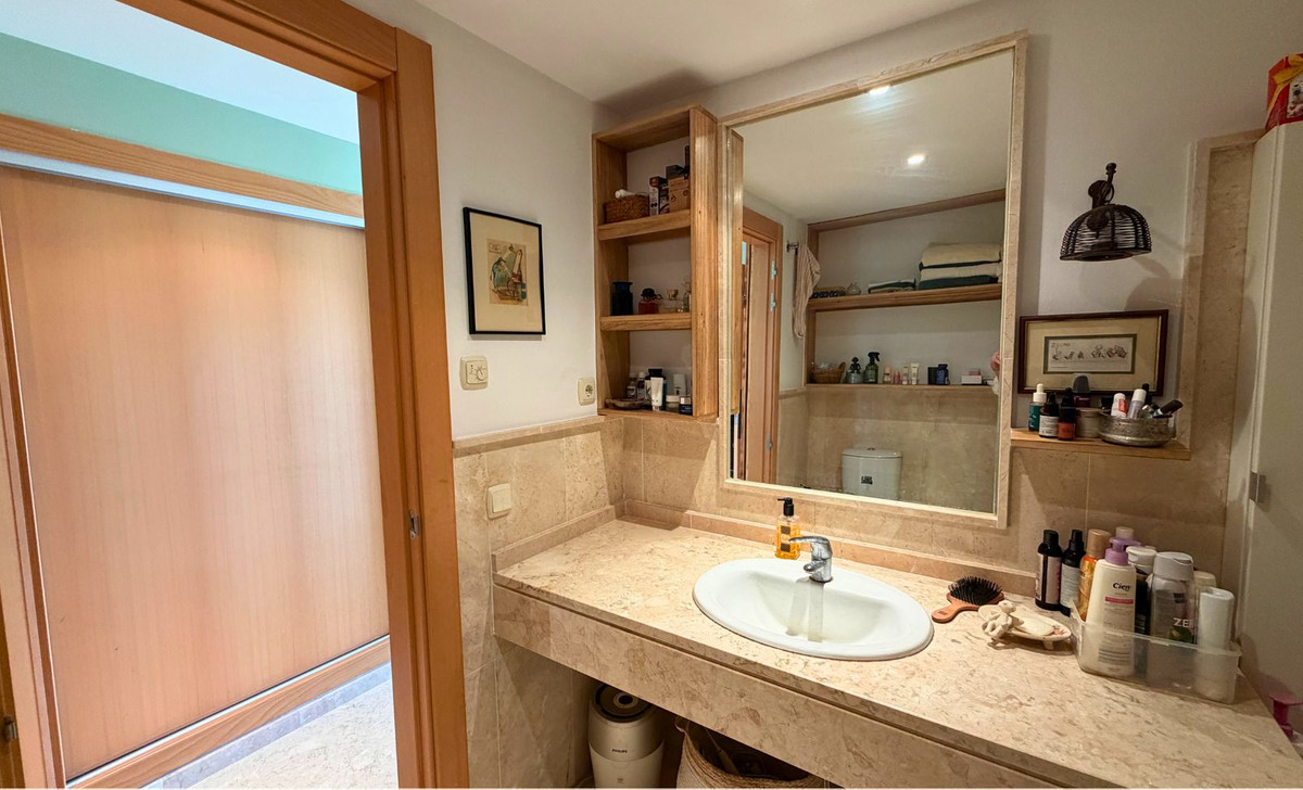 2 Bedroom Apartment in Casares - Photo 19