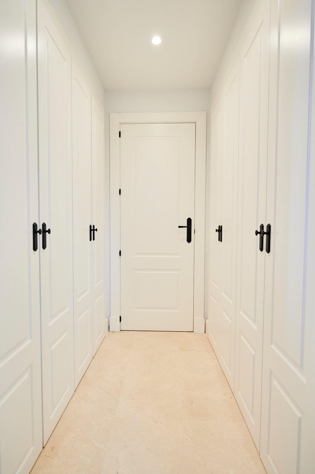2 Bedroom Apartment in Marbella - Photo 23