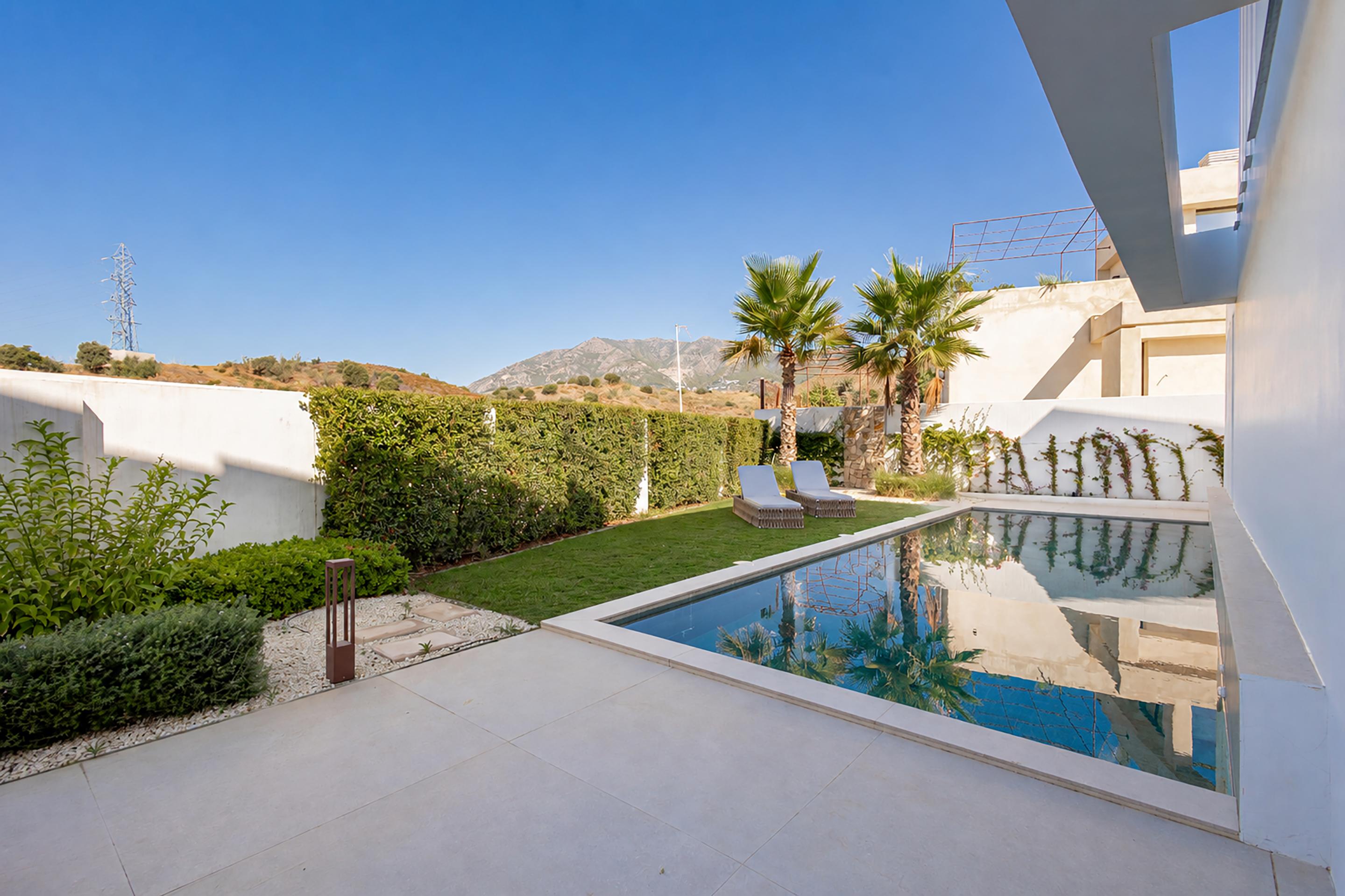 5 Bedroom Villa in Fuengirola - Photo 3