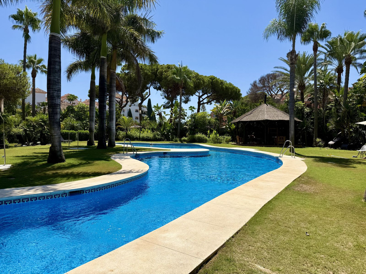 2 Bedroom Apartment in Marbella - Photo 22