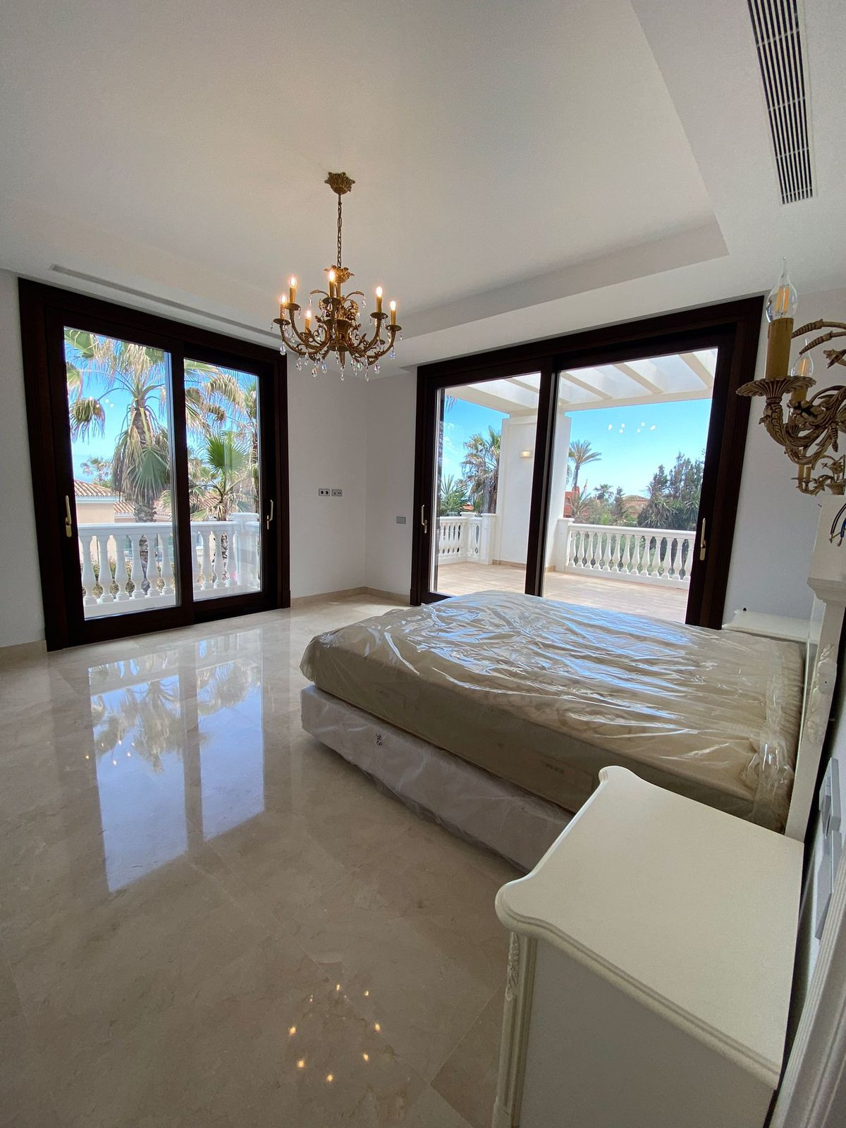 6 Bedroom Villa in San Pedro de Alcántara - Photo 13