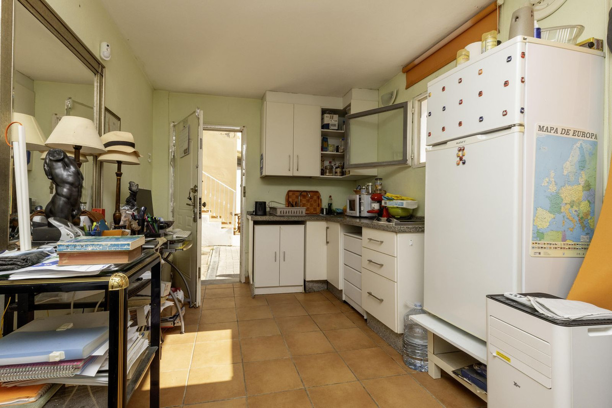 3 Bedroom Townhouse in Marbella - Photo 29