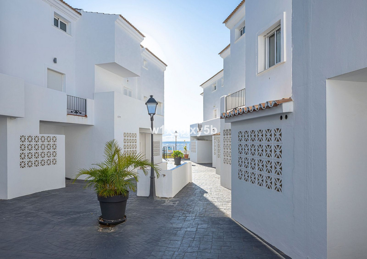 3 Bedroom Townhouse in Estepona - Фото 40