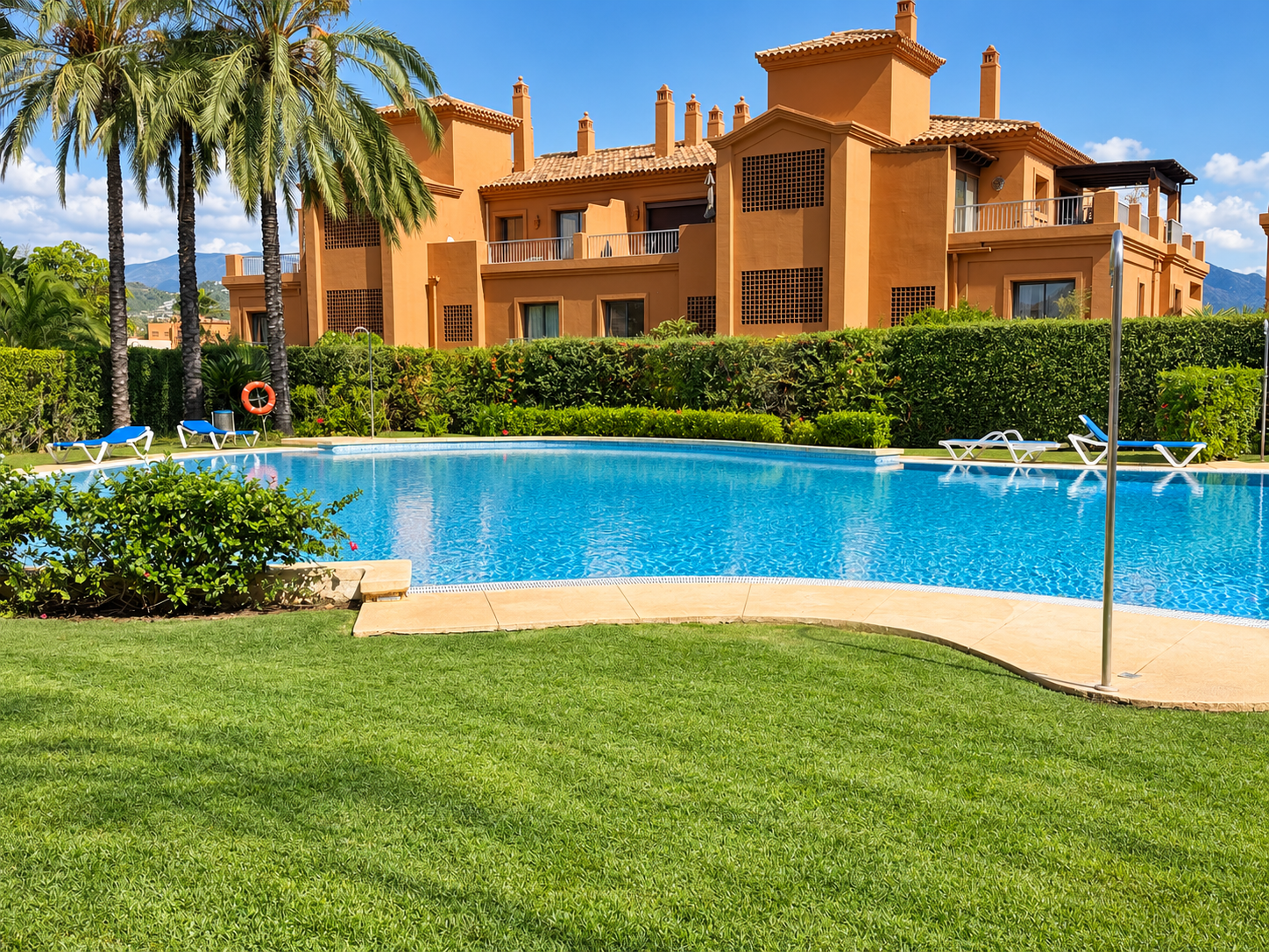 2 Bedroom Apartment in Estepona - Photo 5