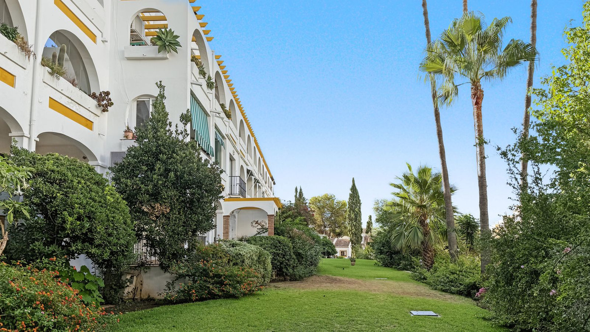 2 Bedroom Apartment in Mijas - Photo 23