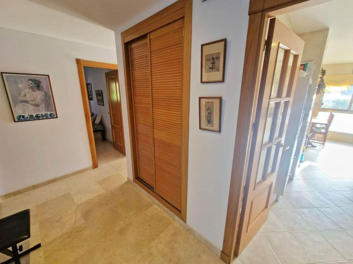 4 Bedroom Apartment in Málaga - Photo 11