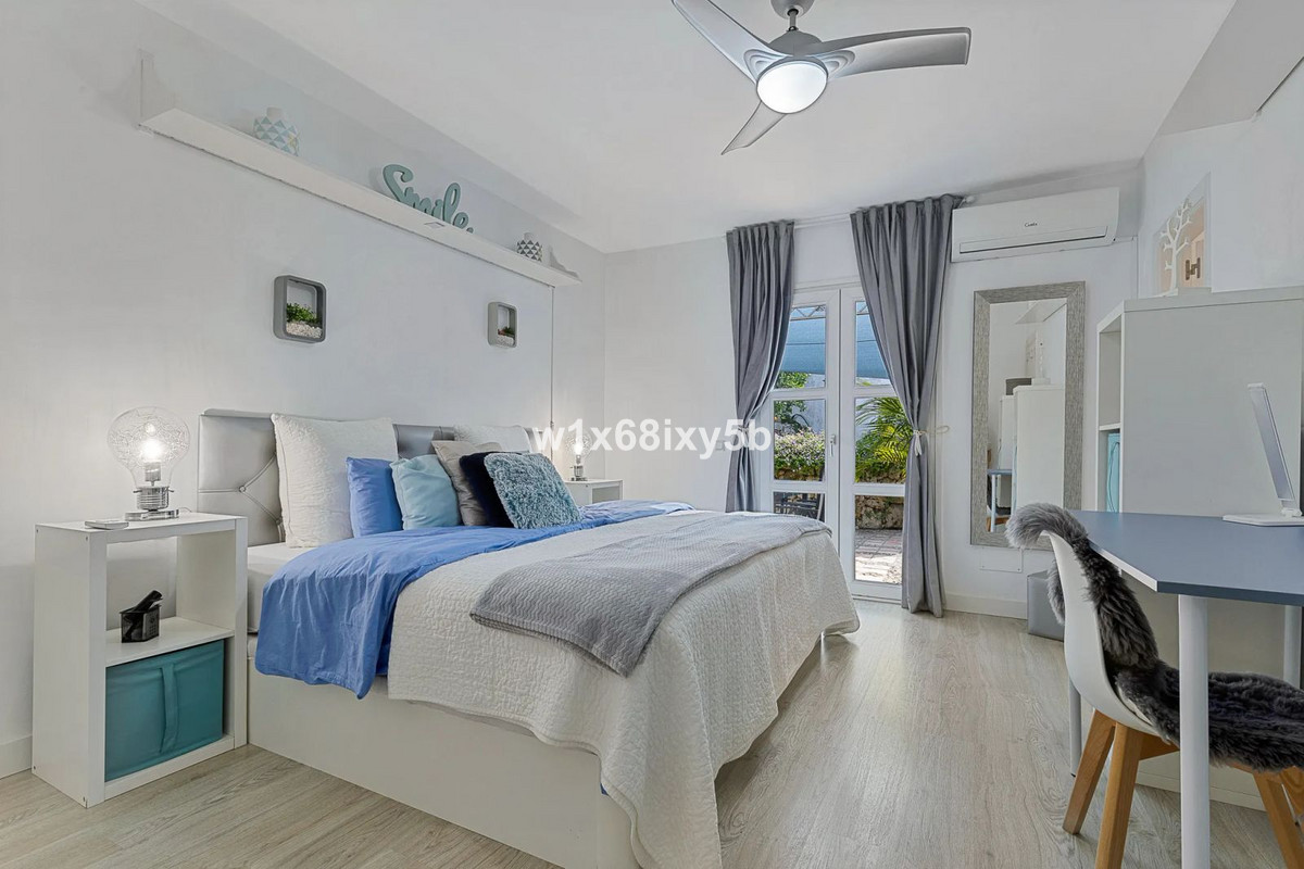 5 Bedroom Villa in San Pedro de Alcántara - Photo 15