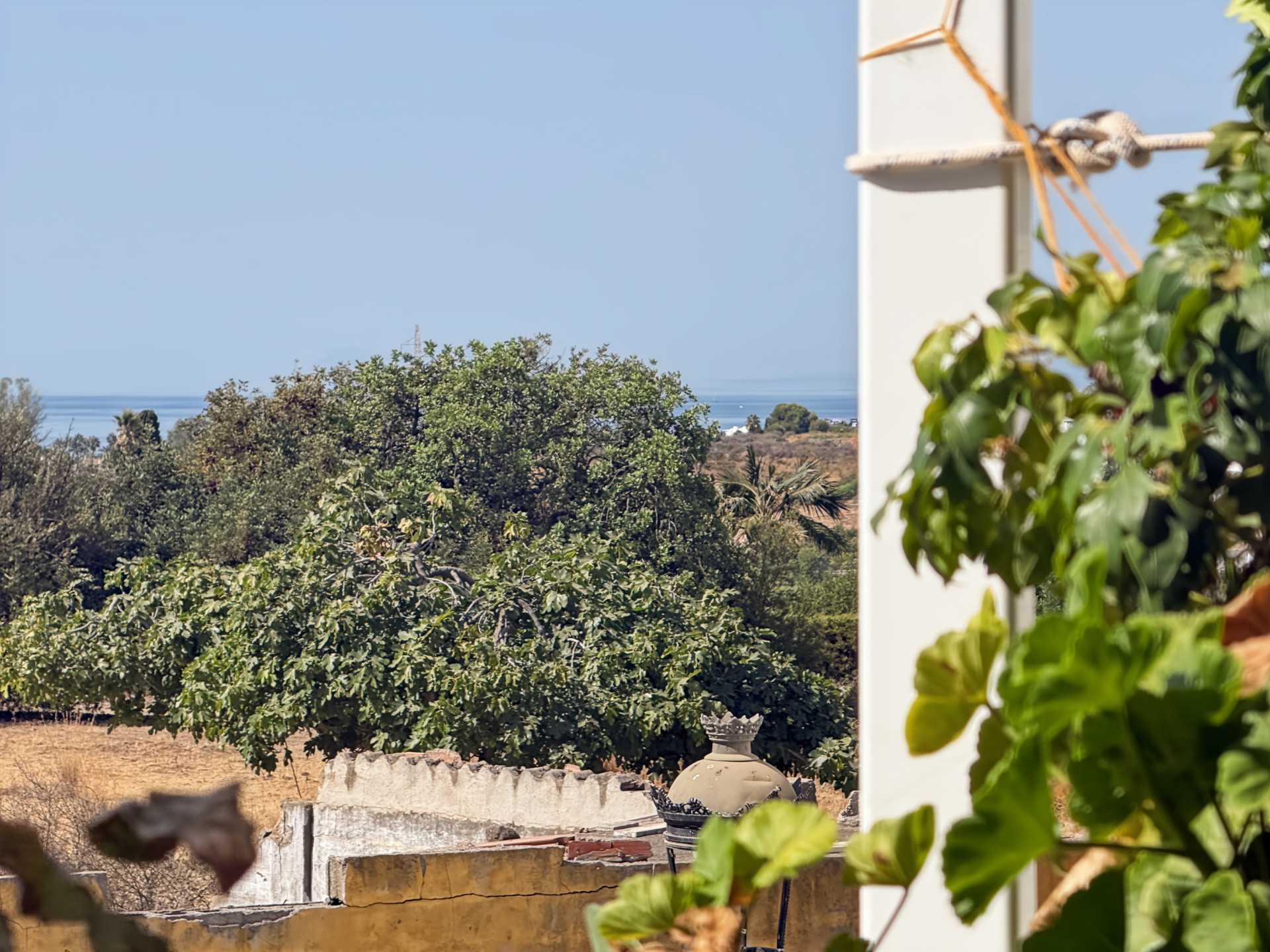 2 Bedroom Apartment in Estepona - Photo 11