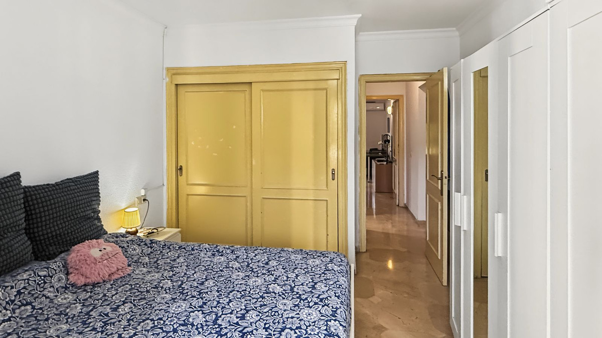 2 Bedroom Apartment in Mijas - Photo 12